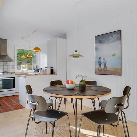 Skjold - 600m From The Sea By Interhome 度假居 *